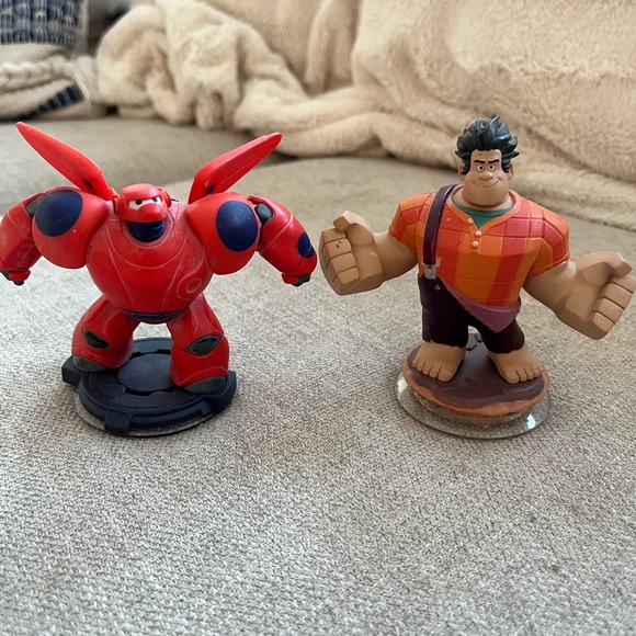 Lot of 27 preowned Disney Infinity Characters - Picture 6 of 14